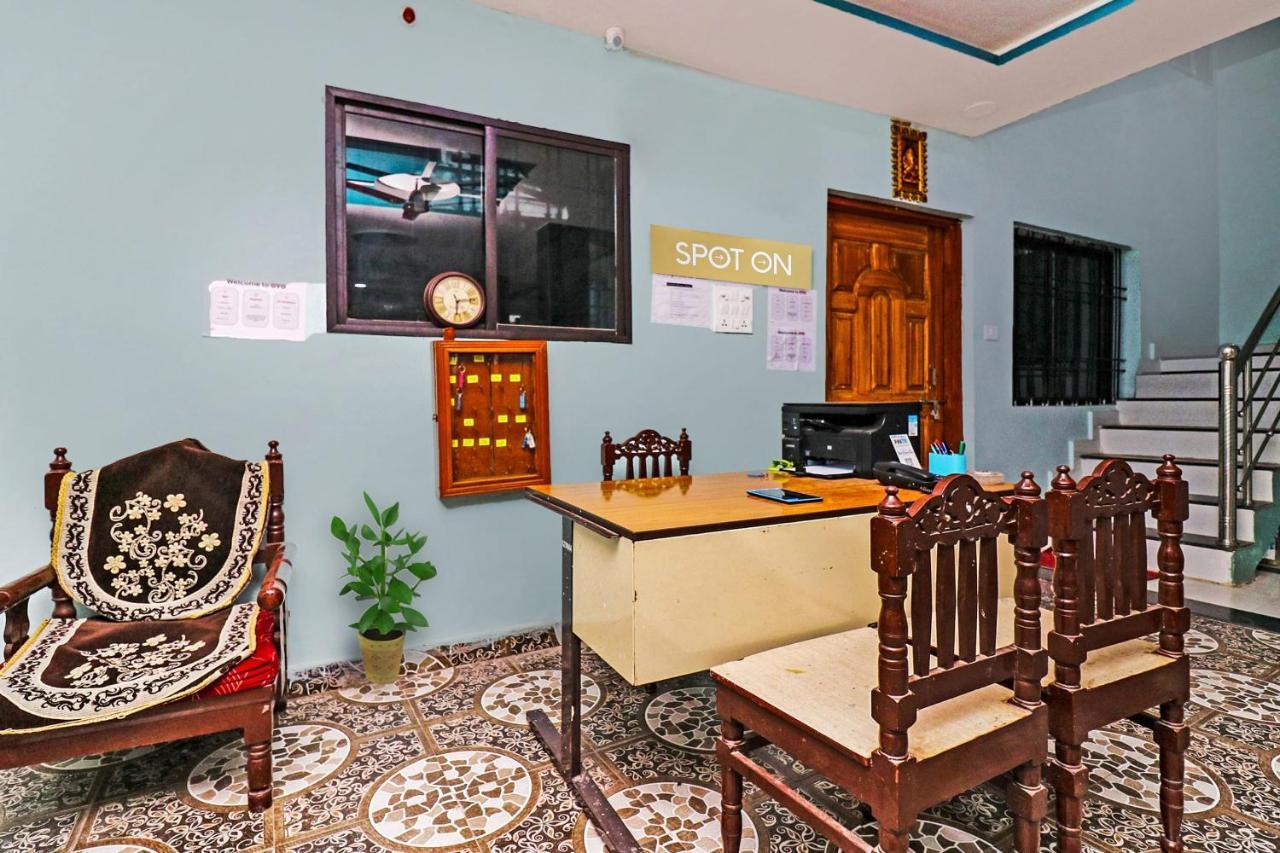 Spot On 37040 Hotel Ayushman Palace Bilāspur Buitenkant foto